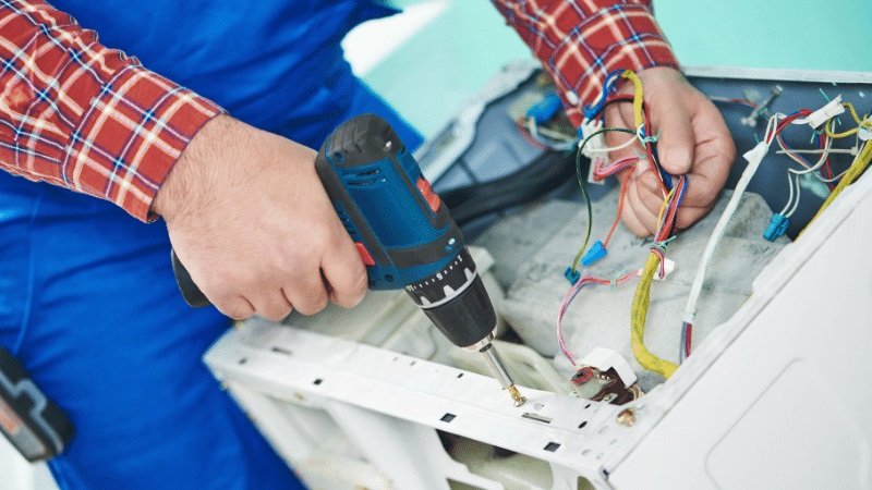 Ferizli Eminçelik Eminçelik çamaşır makinesi kart tamiri – Su almama arızası orijinal parça ile giderildi. - Teknik servis örneği